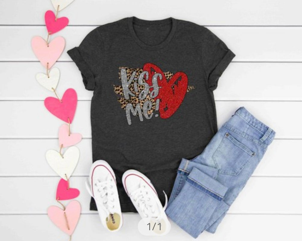 Kiss Me Graphic Tee - Little Prairie Girl